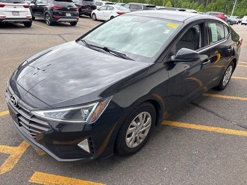 2019 Hyundai ELANTRA SE