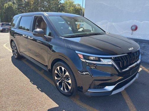 2023 Kia Carnival EX