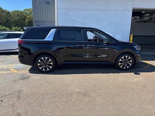 2023 Kia Carnival EX