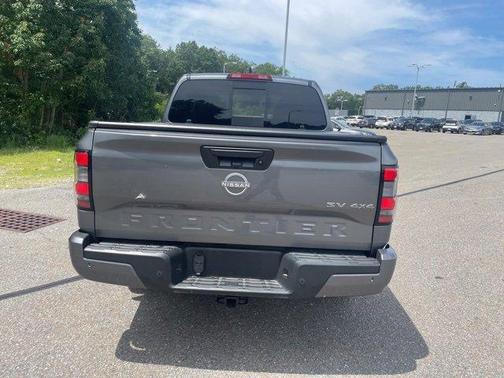 2024 Nissan Frontier SV