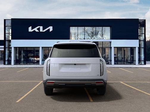 White 2027 Kia Telluride S
