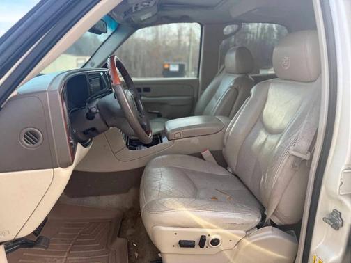 2006 Cadillac Escalade Base