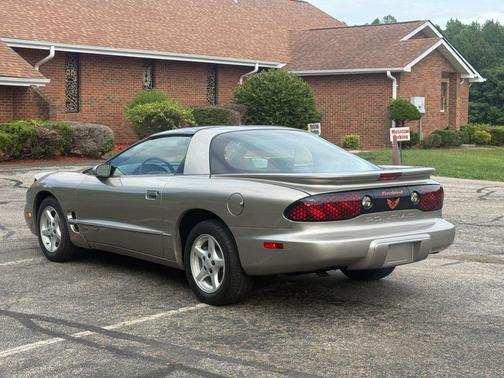 Bright Silver Metallic 2000 Pontiac Firebird Coupe 2D