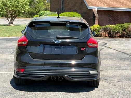 2016 Ford Focus ST 
