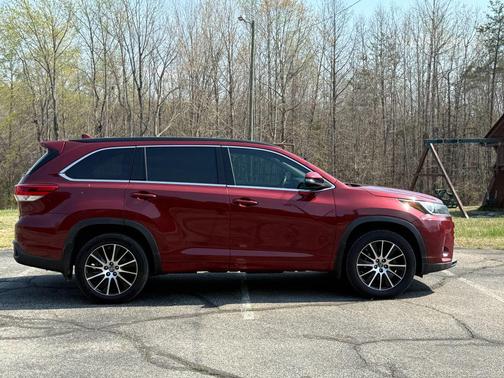 2017 Toyota Highlander SE