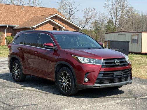 2017 Toyota Highlander SE