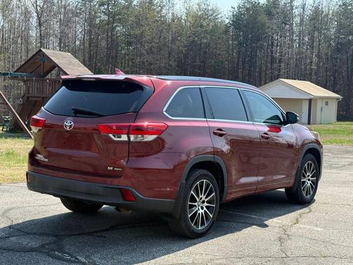 2017 Toyota Highlander SE