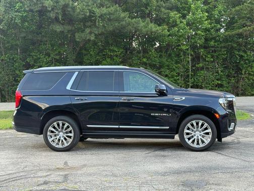 Midnight Blue Metallic 2022 GMC Yukon Denali