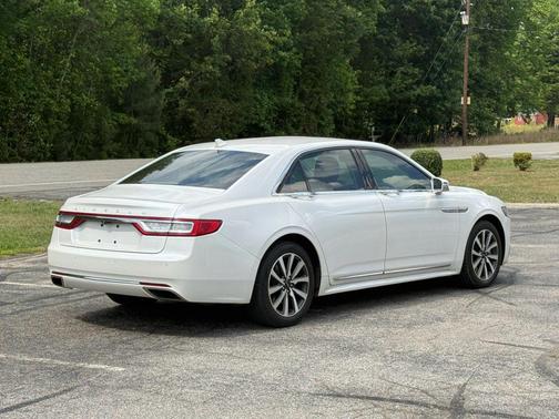 White Platinum Metallic Tri-Coat 2018 Lincoln Continental Premiere