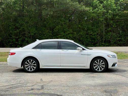 White Platinum Metallic Tri-Coat 2018 Lincoln Continental Premiere