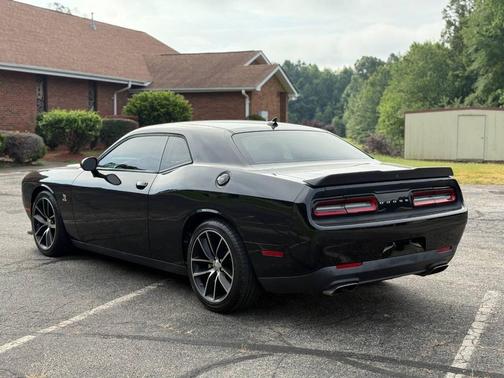 2016 Dodge Challenger R/T Scat Pack
