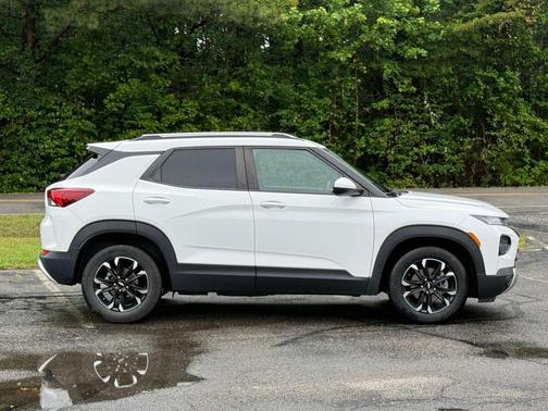 Summit White 2022 Chevrolet Trailblazer LT