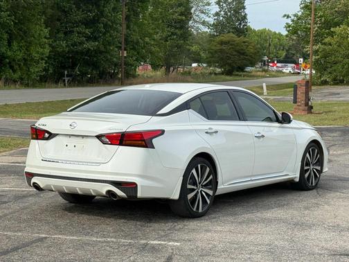 Pearl White Tricoat 2019 Nissan Altima 2.5 Platinum