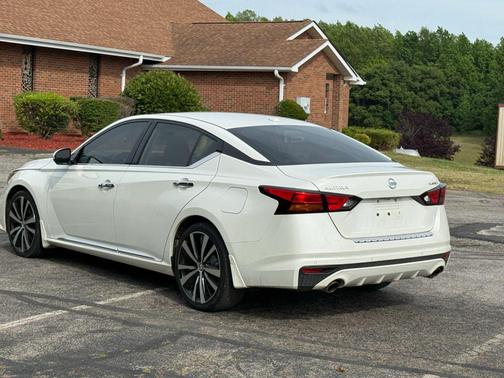 Pearl White Tricoat 2019 Nissan Altima 2.5 Platinum