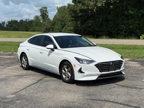 2022 Hyundai SONATA SE