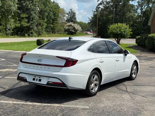 2022 Hyundai SONATA SE
