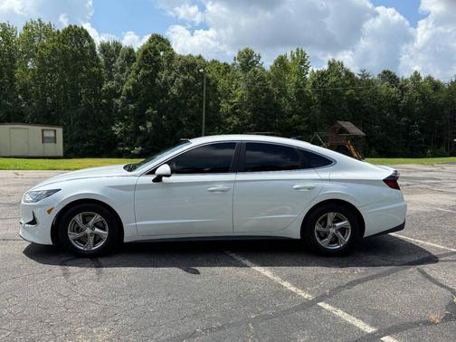 2022 Hyundai SONATA SE