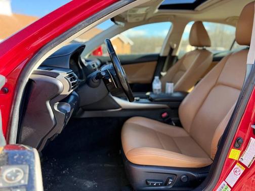 2018 Lexus IS 300 Base