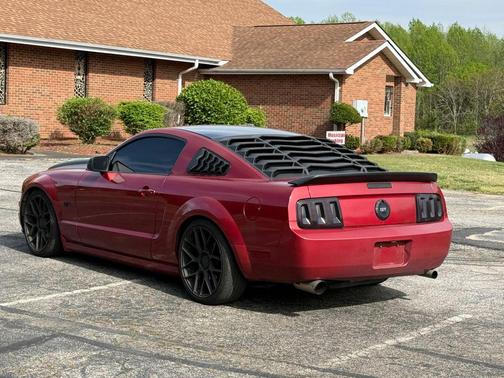 2005 Ford Mustang GT Premium