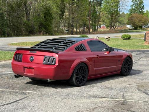 2005 Ford Mustang GT Premium