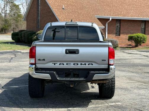 2017 Toyota Tacoma SR5