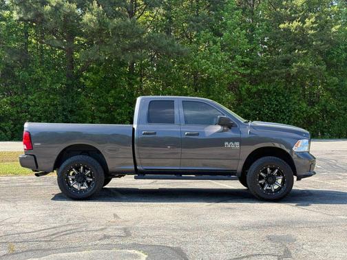 Granite Crystal Metallic Clearcoat 2019 RAM 1500 Express