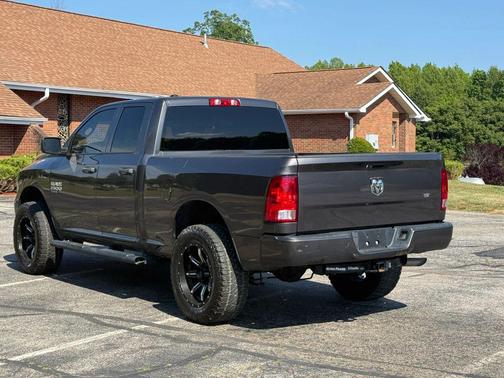 Granite Crystal Metallic Clearcoat 2019 RAM 1500 Express