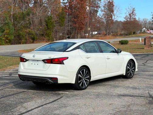 2020 Nissan Altima SR FWD