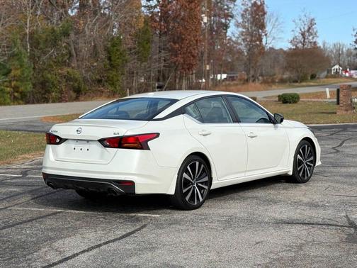 2020 Nissan Altima SR FWD