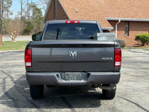 Granite Crystal Metallic Clearcoat 2019 RAM 1500 Express