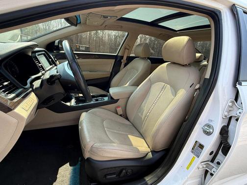 Hyper White 2018 Hyundai SONATA Hybrid Limited