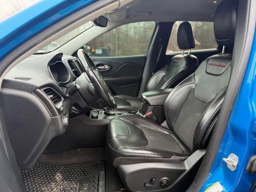 2020 Jeep Cherokee Trailhawk