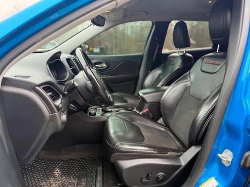 2020 Jeep Cherokee Trailhawk