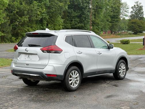 2020 Nissan Rogue SV
