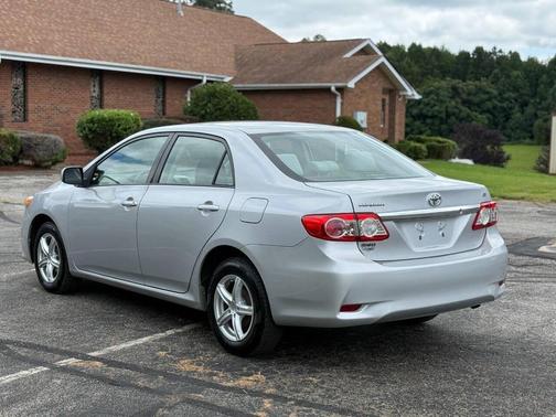 2011 Toyota Corolla LE