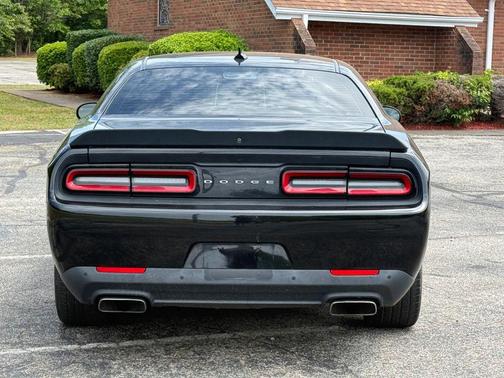 Pitch Black Clearcoat 2016 Dodge Challenger R/T Scat Pack