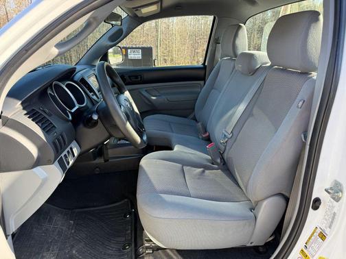 2013 Toyota Tacoma Base