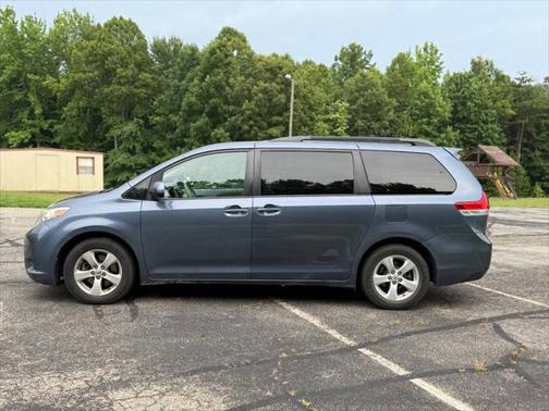 2014 Toyota Sienna LE