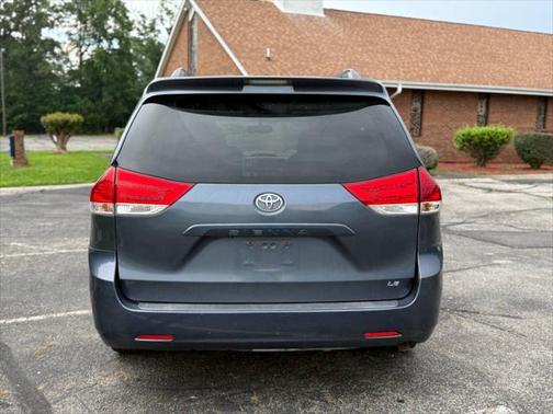 2014 Toyota Sienna LE