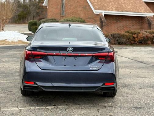 2019 Toyota Avalon Hybrid Limited