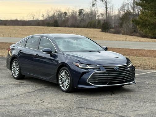2019 Toyota Avalon Hybrid Limited