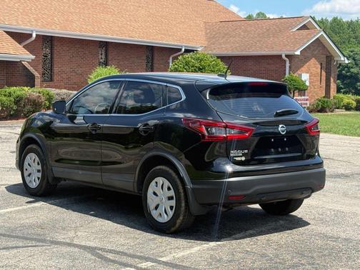 Magnetic Black Pearl 2020 Nissan Rogue Sport S