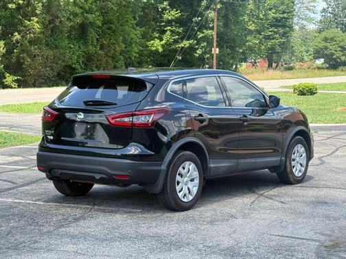 Magnetic Black Pearl 2020 Nissan Rogue Sport S