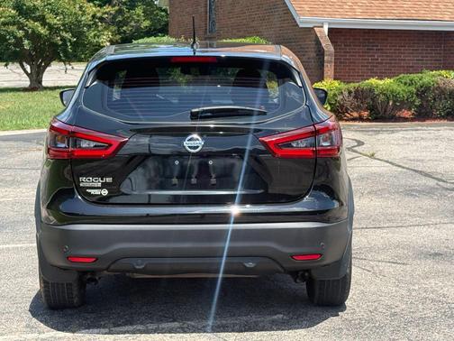 Magnetic Black Pearl 2020 Nissan Rogue Sport S