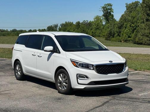 Snow White Pearl 2020 Kia Sedona LX