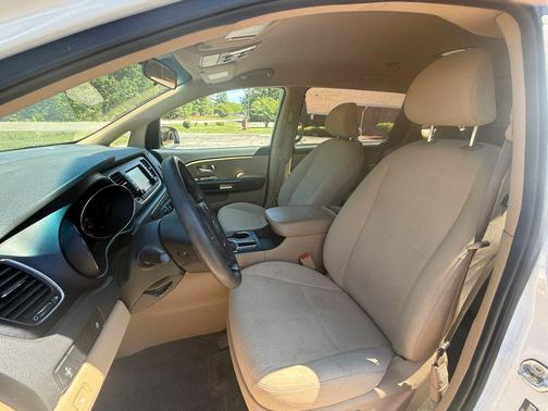 Snow White Pearl 2020 Kia Sedona LX