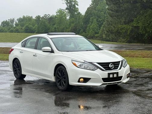 Pearl White 2016 Nissan Altima 2.5 SL