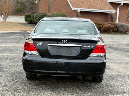 2005 Toyota Camry LE
