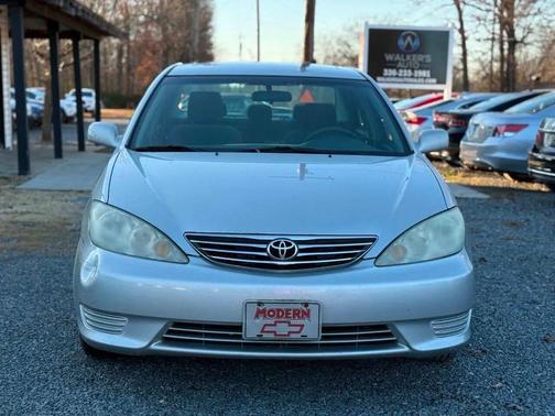 2005 Toyota Camry XLE