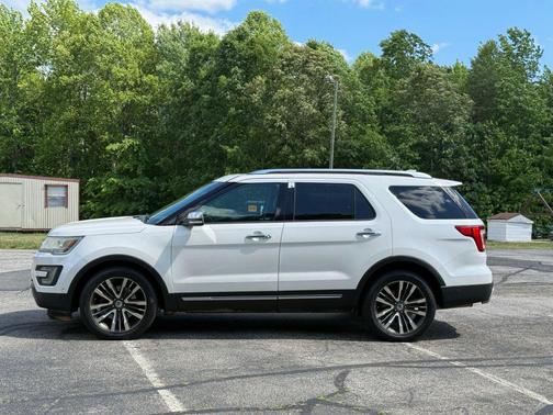 White Platinum Metallic Tri-Coat 2016 Ford Explorer Platinum